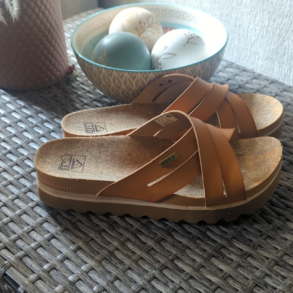 Reef Women's Brown Cross-Strap Sandals